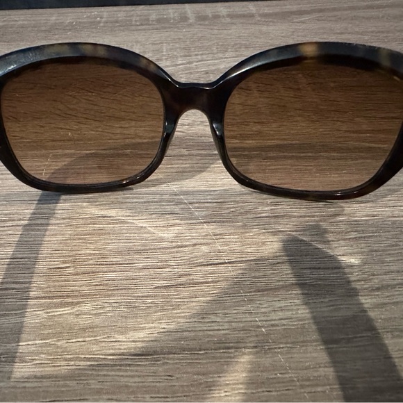 Dolce & Gabbana Tortoise Oval Sunglasses (style code DG4086) - Picture 8 of 16